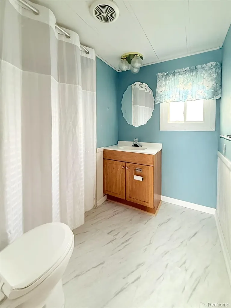 313 Huntington Frenchtown Township MI 48166