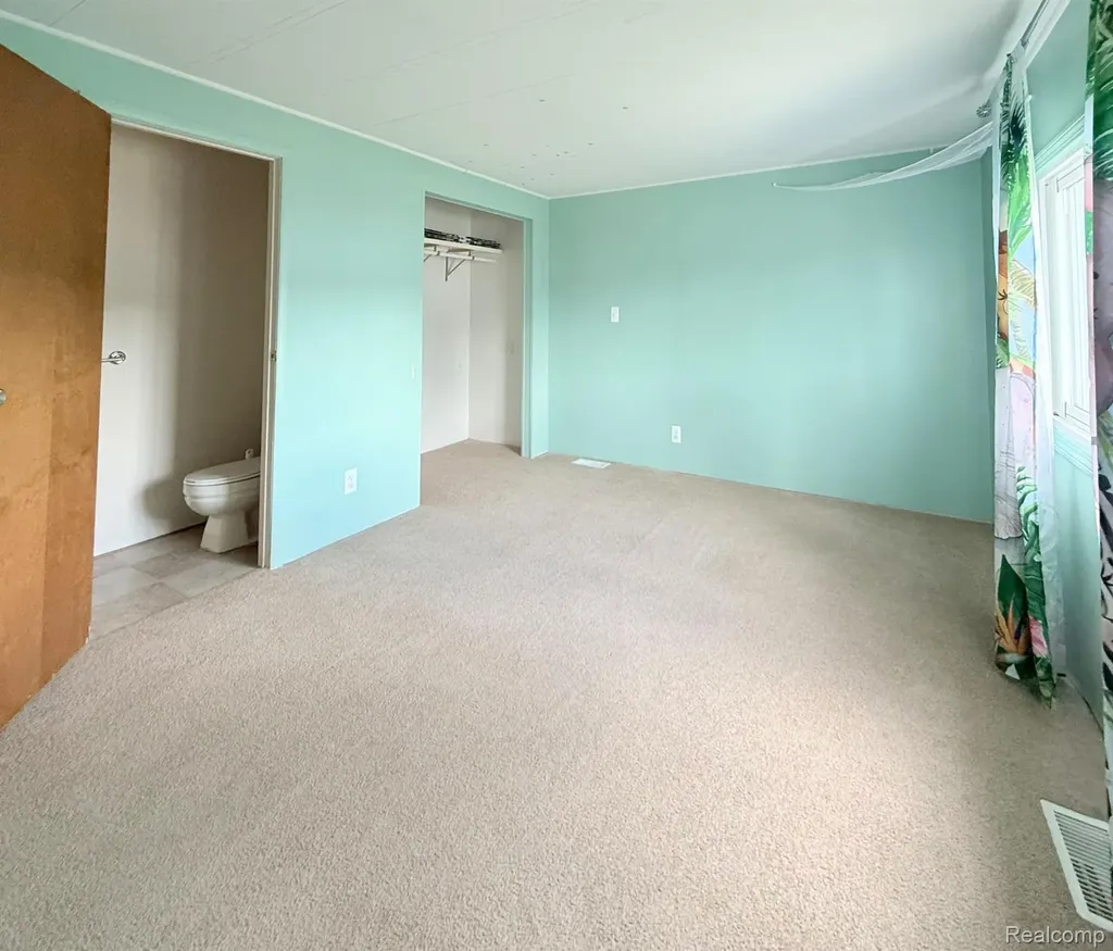 313 Huntington Frenchtown Township MI 48166