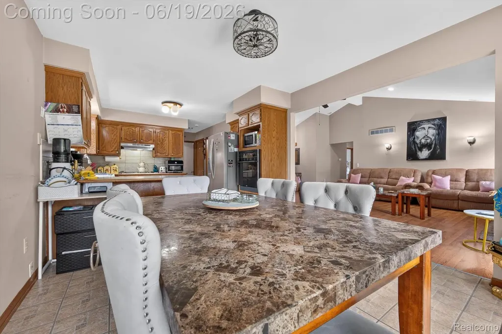 46362 Springhill Drive Shelby Charter Township MI 48317