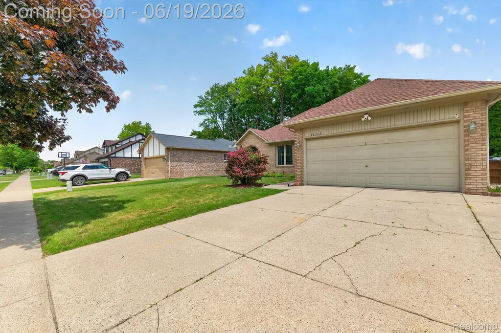 46362 Springhill Drive Shelby Charter Township MI 48317