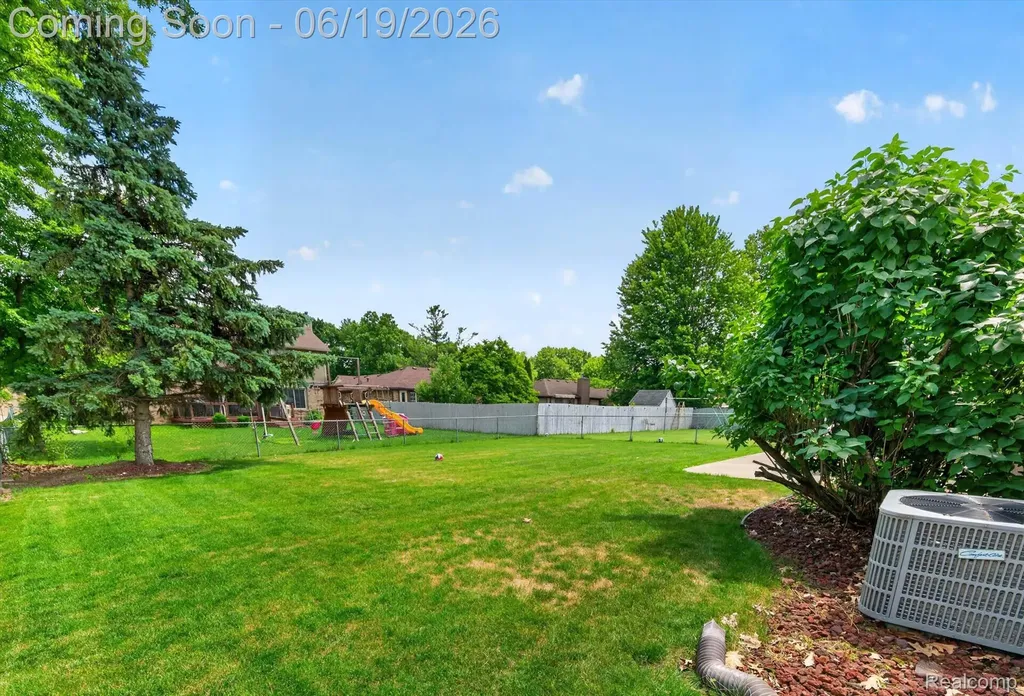 46362 Springhill Drive Shelby Charter Township MI 48317