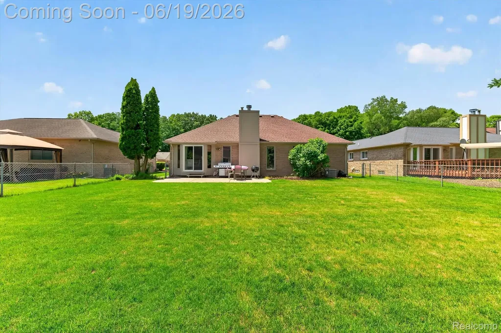 46362 Springhill Drive Shelby Charter Township MI 48317