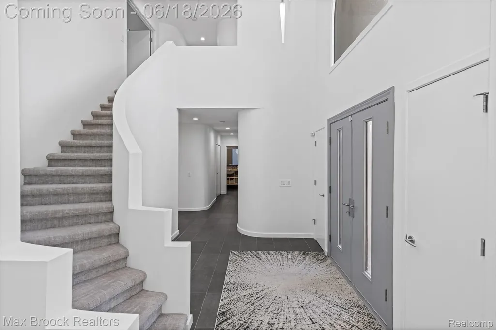 7102 Alta Vista Drive West Bloomfield Charter Township MI 48322