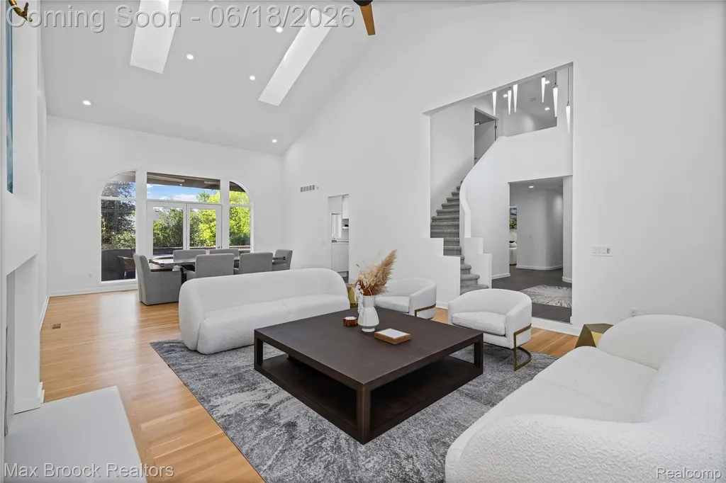 7102 Alta Vista Drive West Bloomfield Charter Township MI 48322
