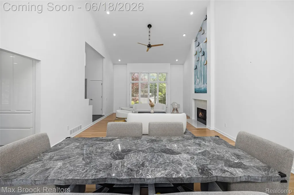 7102 Alta Vista Drive West Bloomfield Charter Township MI 48322