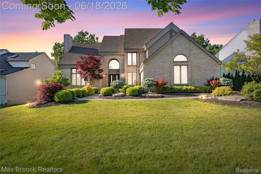 7102 Alta Vista Drive West Bloomfield Charter Township MI 48322