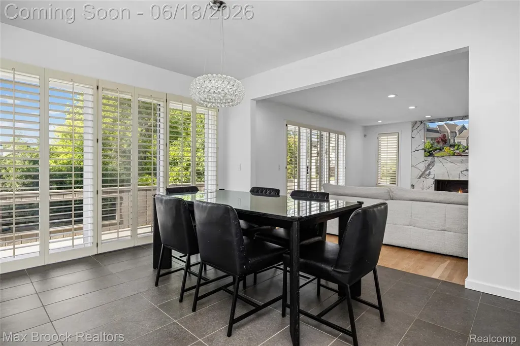 7102 Alta Vista Drive West Bloomfield Charter Township MI 48322
