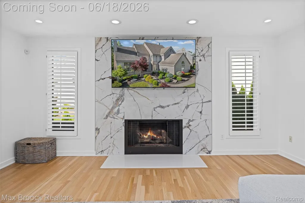7102 Alta Vista Drive West Bloomfield Charter Township MI 48322