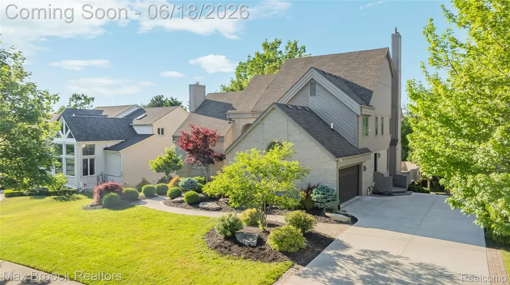 7102 Alta Vista Drive West Bloomfield Charter Township MI 48322