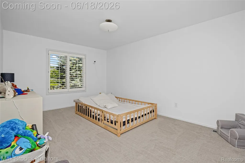 7102 Alta Vista Drive West Bloomfield Charter Township MI 48322