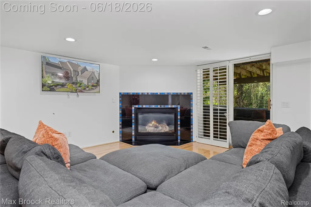 7102 Alta Vista Drive West Bloomfield Charter Township MI 48322