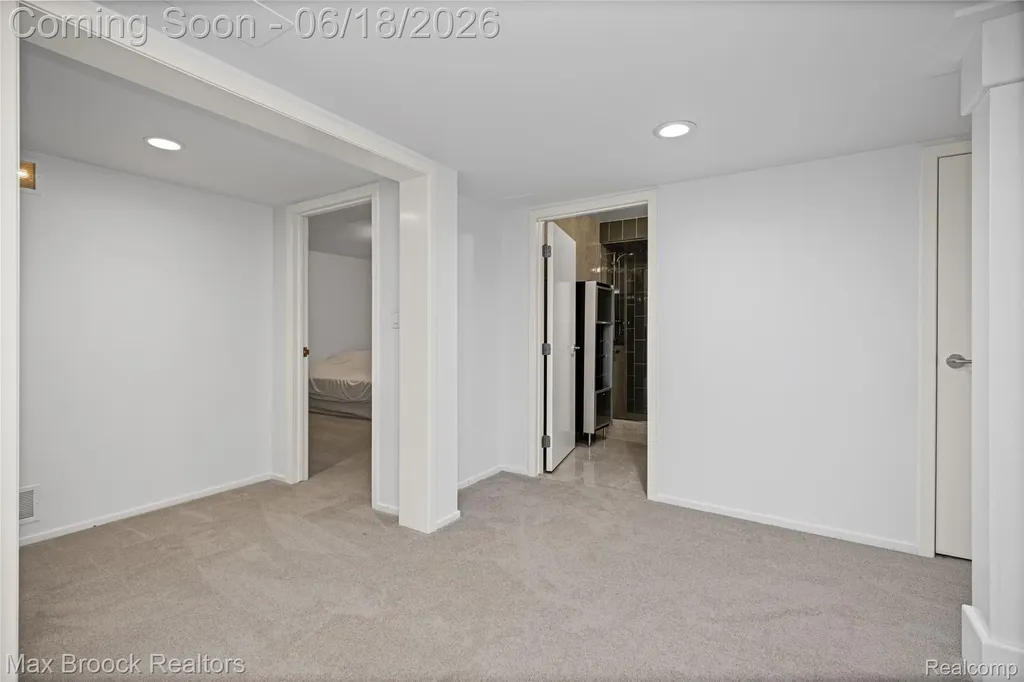 7102 Alta Vista Drive West Bloomfield Charter Township MI 48322