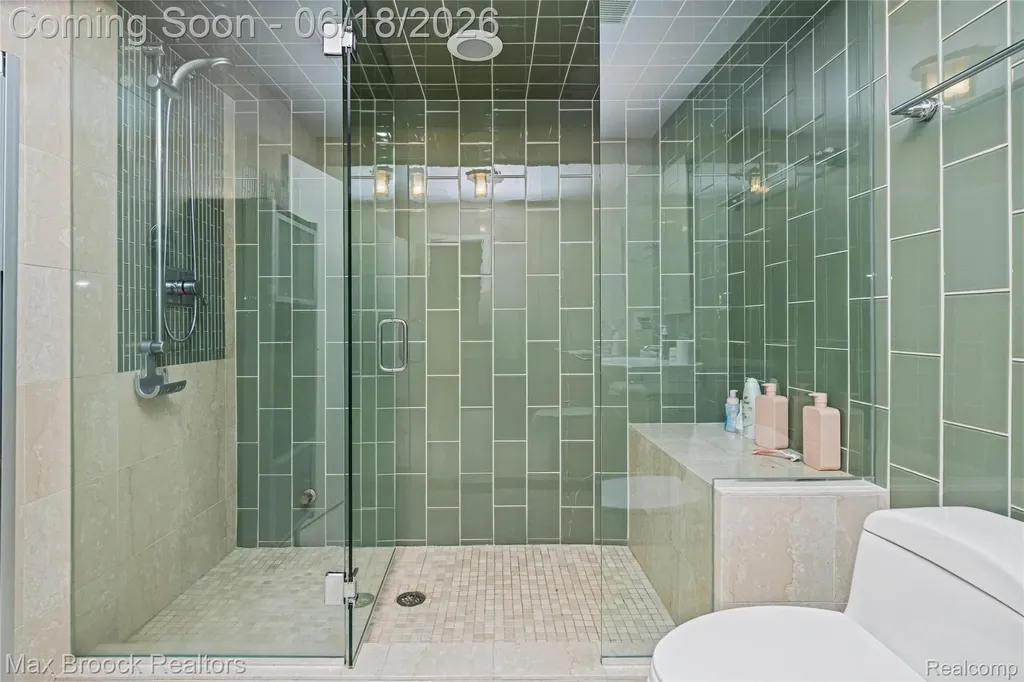 7102 Alta Vista Drive West Bloomfield Charter Township MI 48322