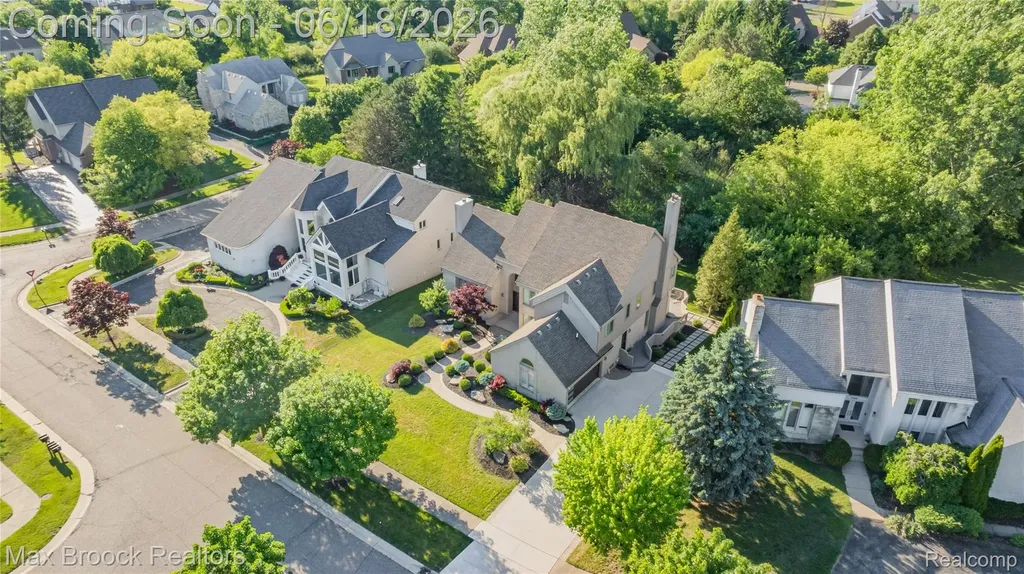 7102 Alta Vista Drive West Bloomfield Charter Township MI 48322