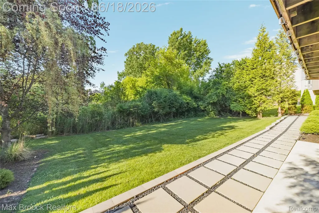 7102 Alta Vista Drive West Bloomfield Charter Township MI 48322
