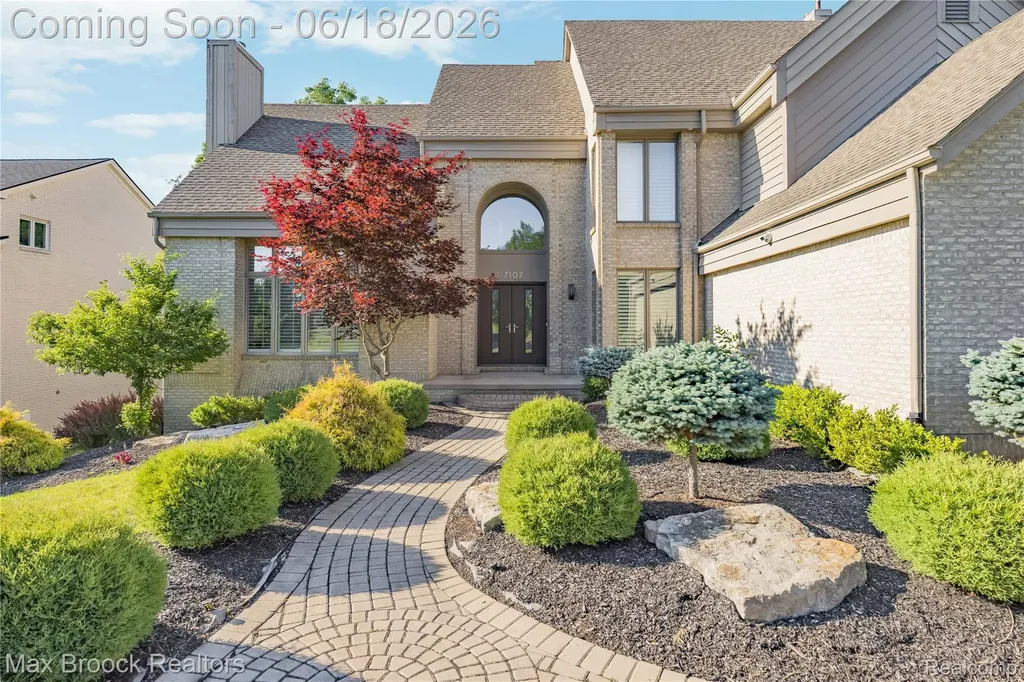 7102 Alta Vista Drive West Bloomfield Charter Township MI 48322
