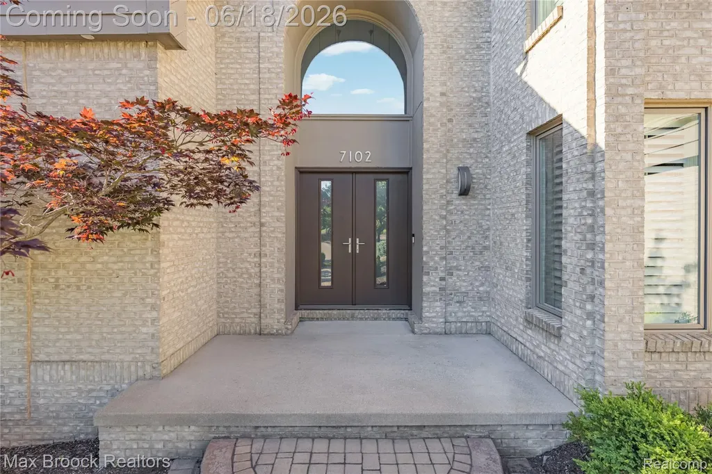 7102 Alta Vista Drive West Bloomfield Charter Township MI 48322
