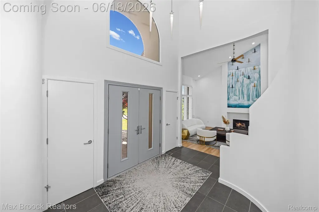 7102 Alta Vista Drive West Bloomfield Charter Township MI 48322
