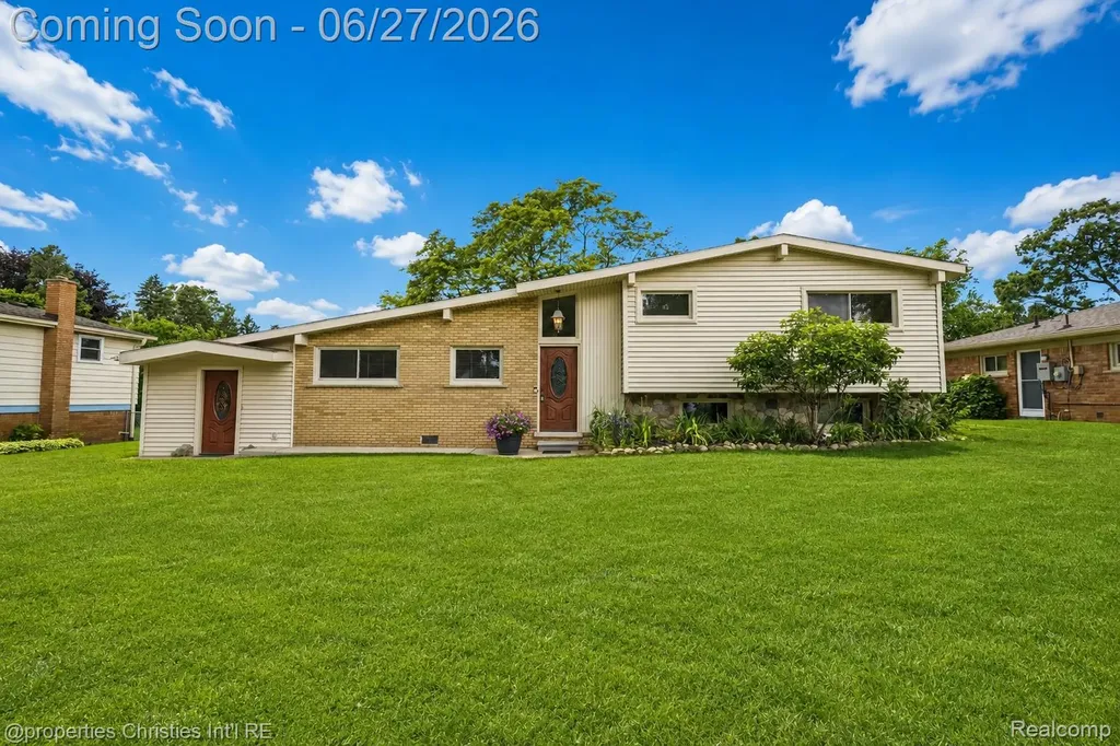 1318 S Williams Lake Road White Lake Charter Township MI 48386