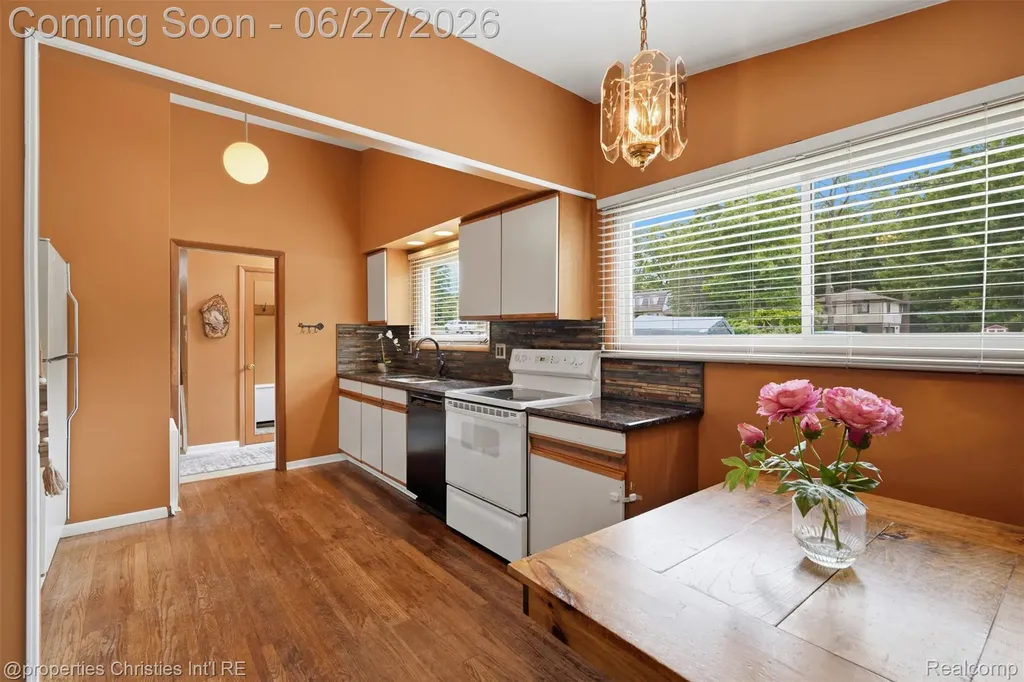 1318 S Williams Lake Road White Lake Charter Township MI 48386