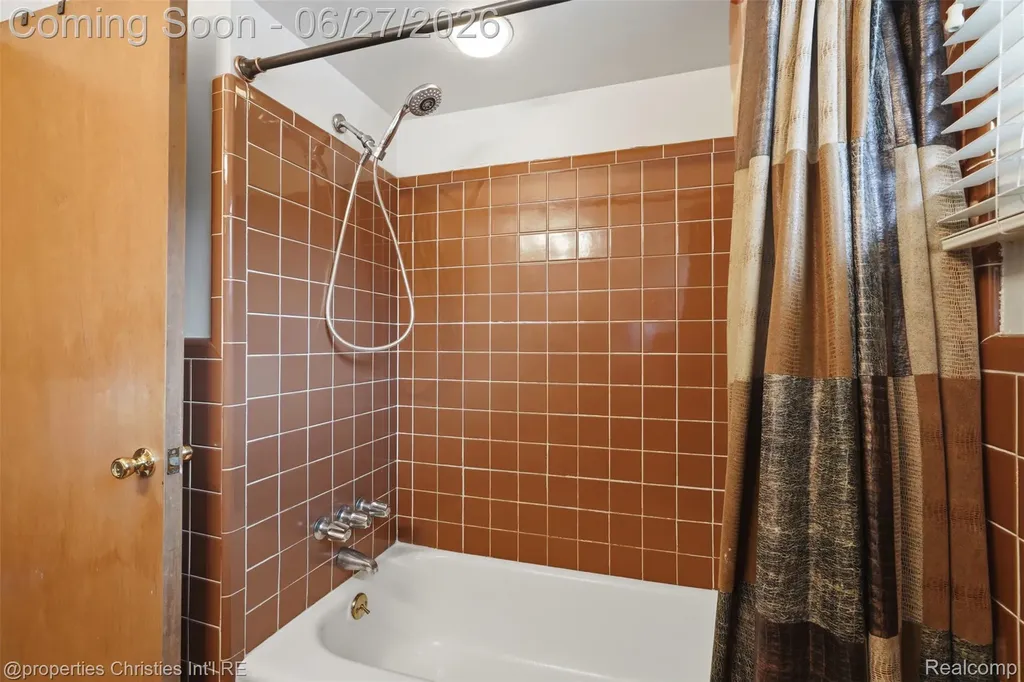 1318 S Williams Lake Road White Lake Charter Township MI 48386