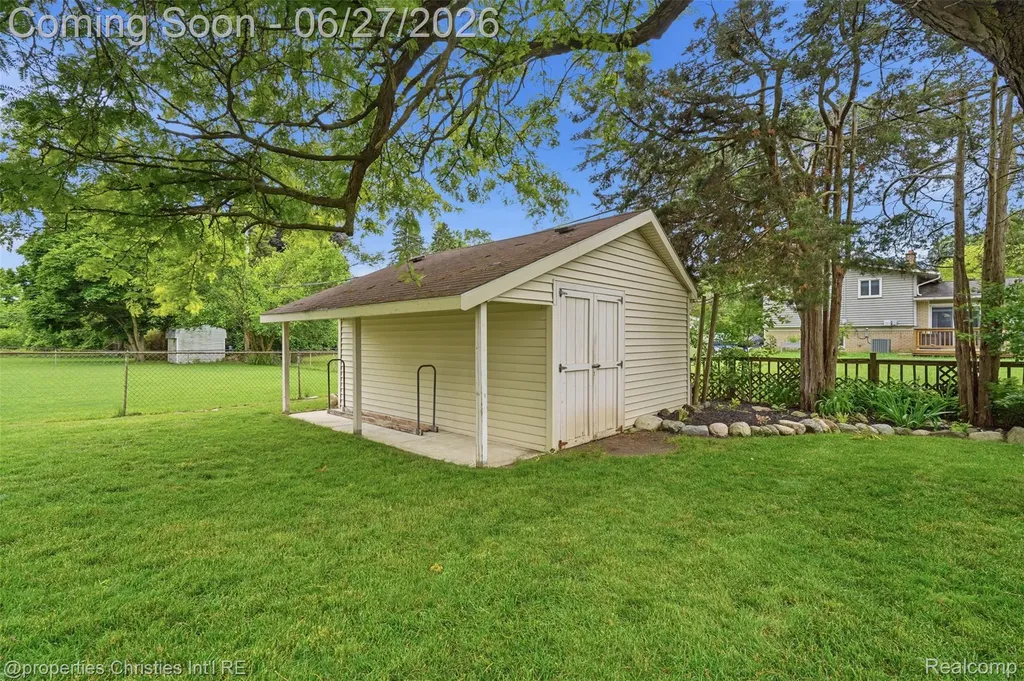 1318 S Williams Lake Road White Lake Charter Township MI 48386