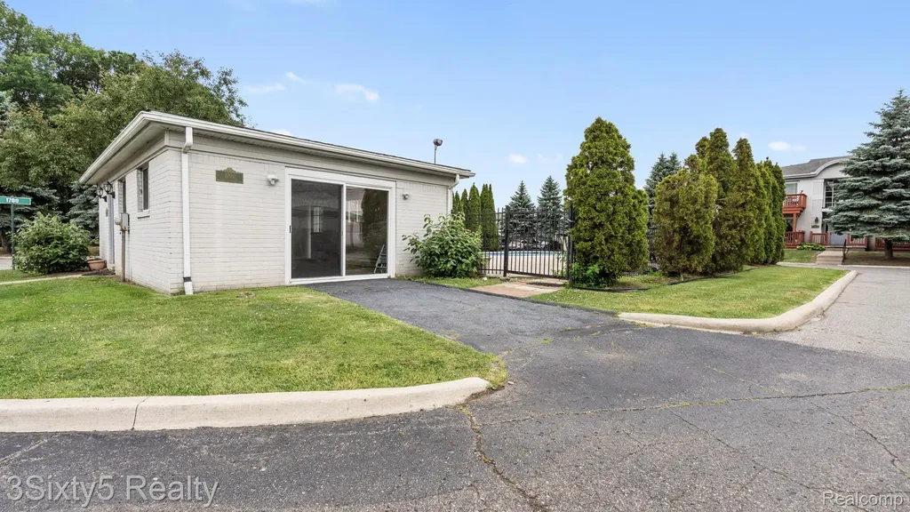 1702 Fort Street Trenton City MI 48183