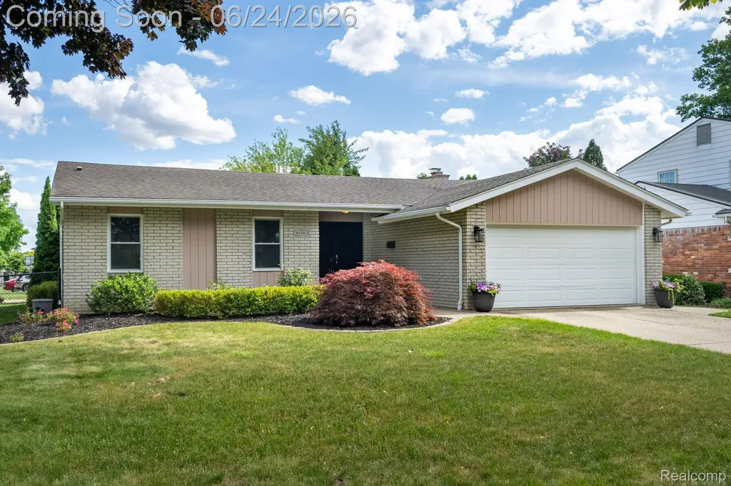 36343 Dardanella Street Livonia City MI 48152