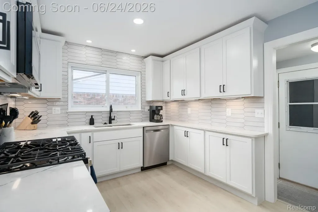 36343 Dardanella Street Livonia City MI 48152