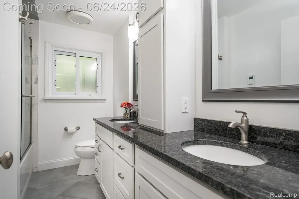 36343 Dardanella Street Livonia City MI 48152