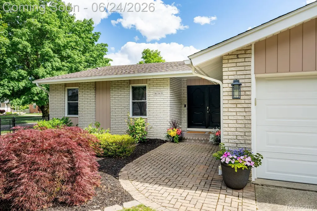36343 Dardanella Street Livonia City MI 48152
