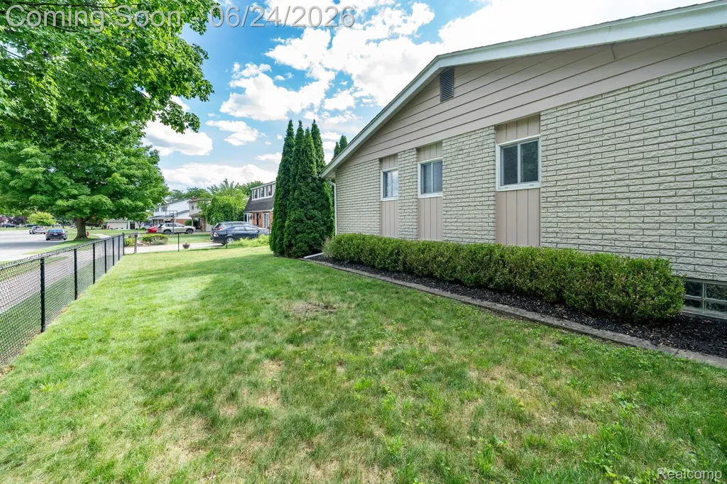 36343 Dardanella Street Livonia City MI 48152