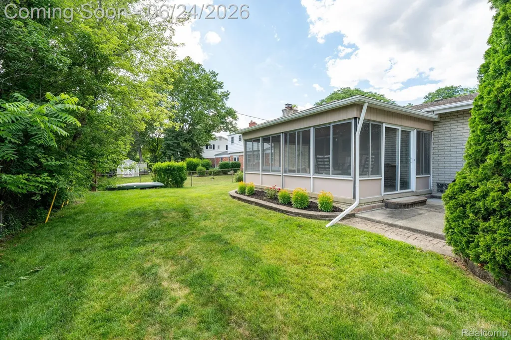 36343 Dardanella Street Livonia City MI 48152