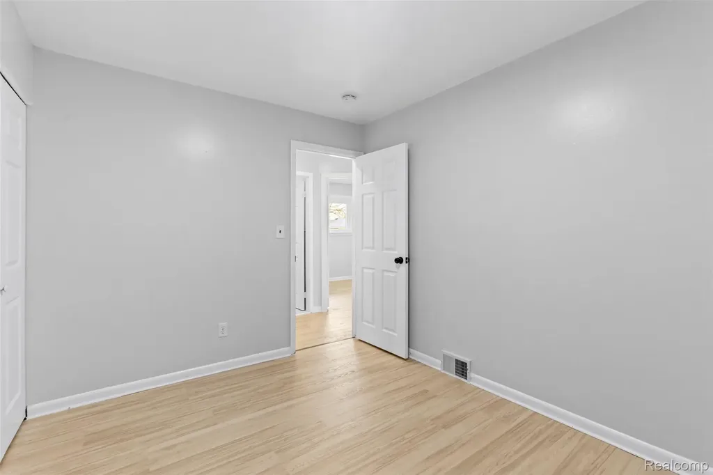 25807 Audrey Avenue Warren City MI 48091