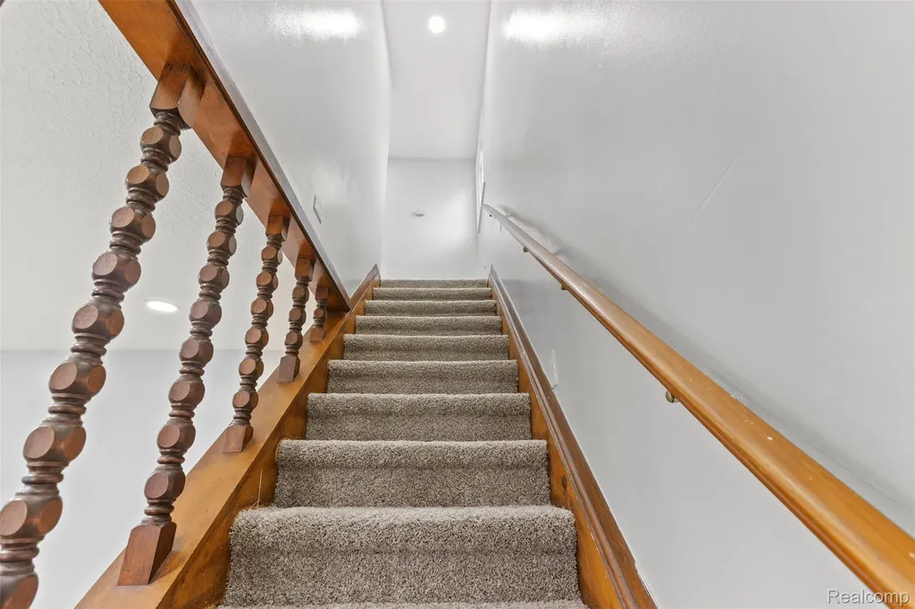 25807 Audrey Avenue Warren City MI 48091