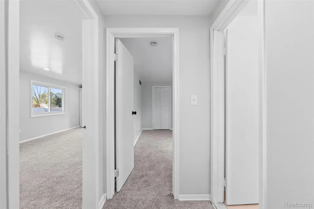 25807 Audrey Avenue Warren City MI 48091