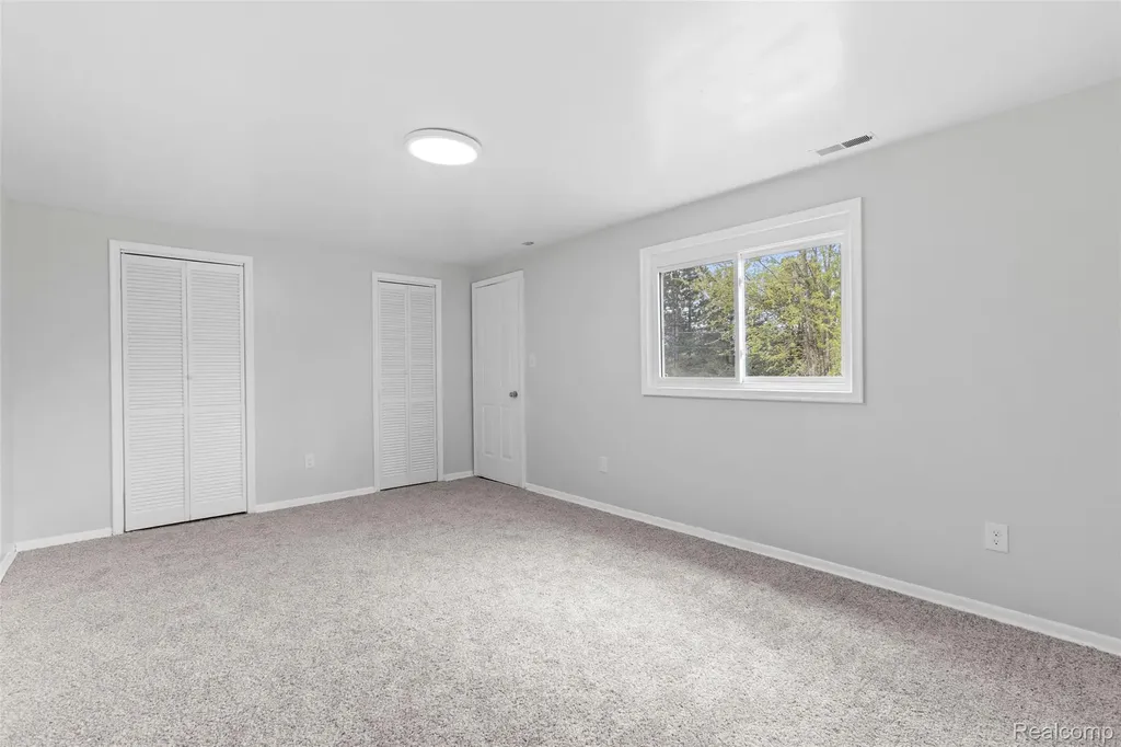 25807 Audrey Avenue Warren City MI 48091