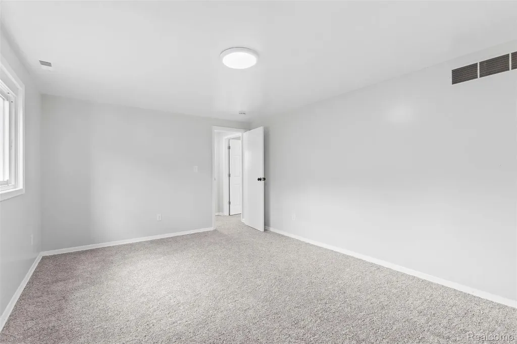 25807 Audrey Avenue Warren City MI 48091