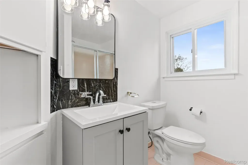 25807 Audrey Avenue Warren City MI 48091