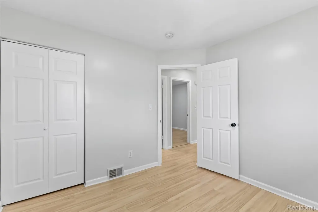 25807 Audrey Avenue Warren City MI 48091