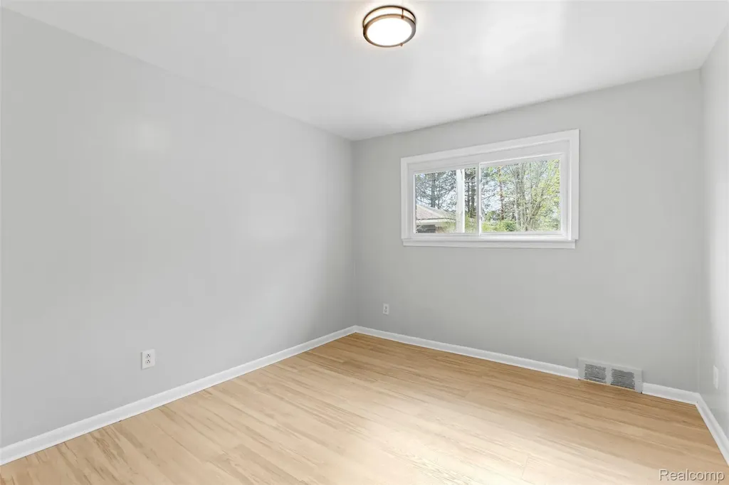 25807 Audrey Avenue Warren City MI 48091