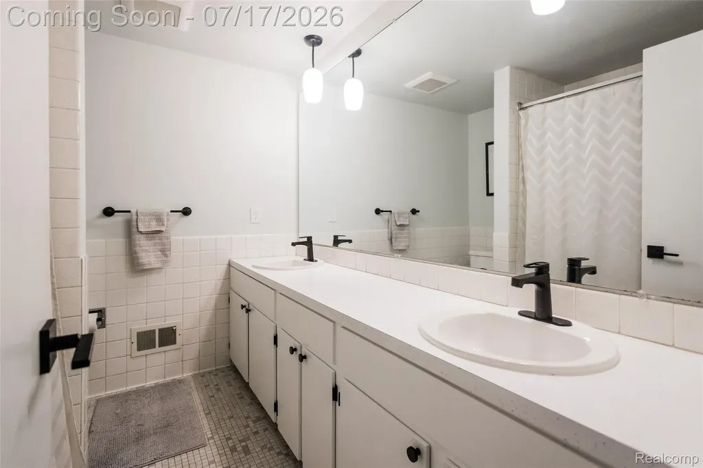 2031 Hyde Park Road Detroit City MI 48207