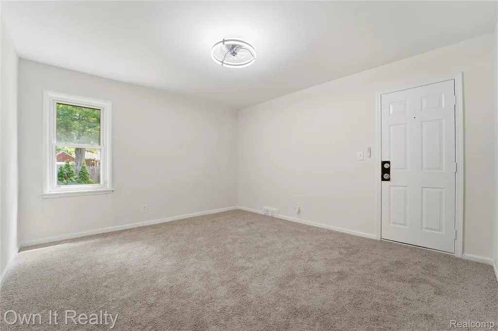 15490 Warwick Street Detroit City MI 48223