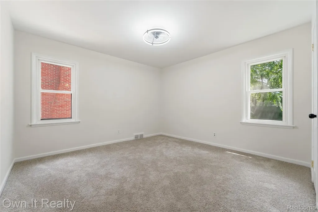 15490 Warwick Street Detroit City MI 48223