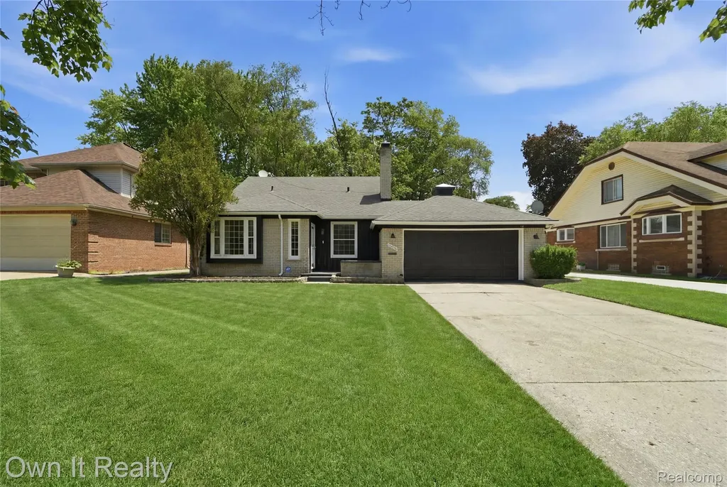 15490 Warwick Street Detroit City MI 48223