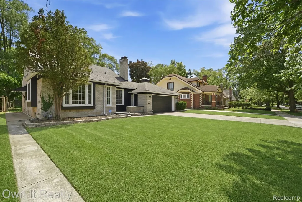 15490 Warwick Street Detroit City MI 48223