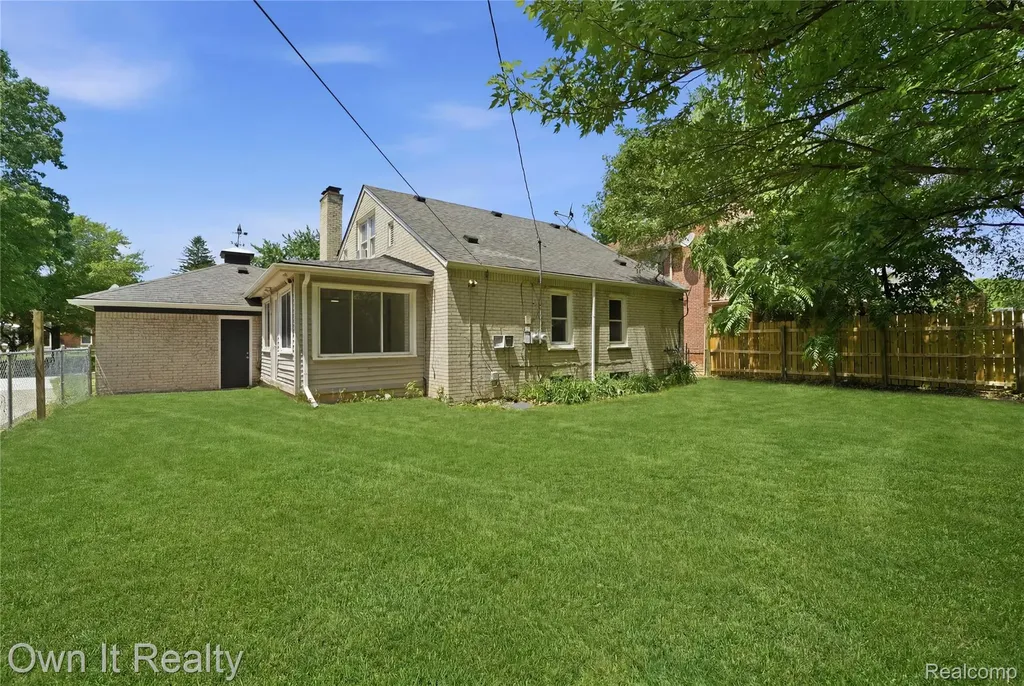 15490 Warwick Street Detroit City MI 48223