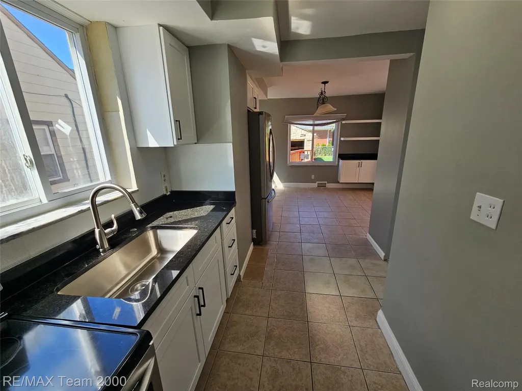 5215 Curtis Street Dearborn City MI 48126