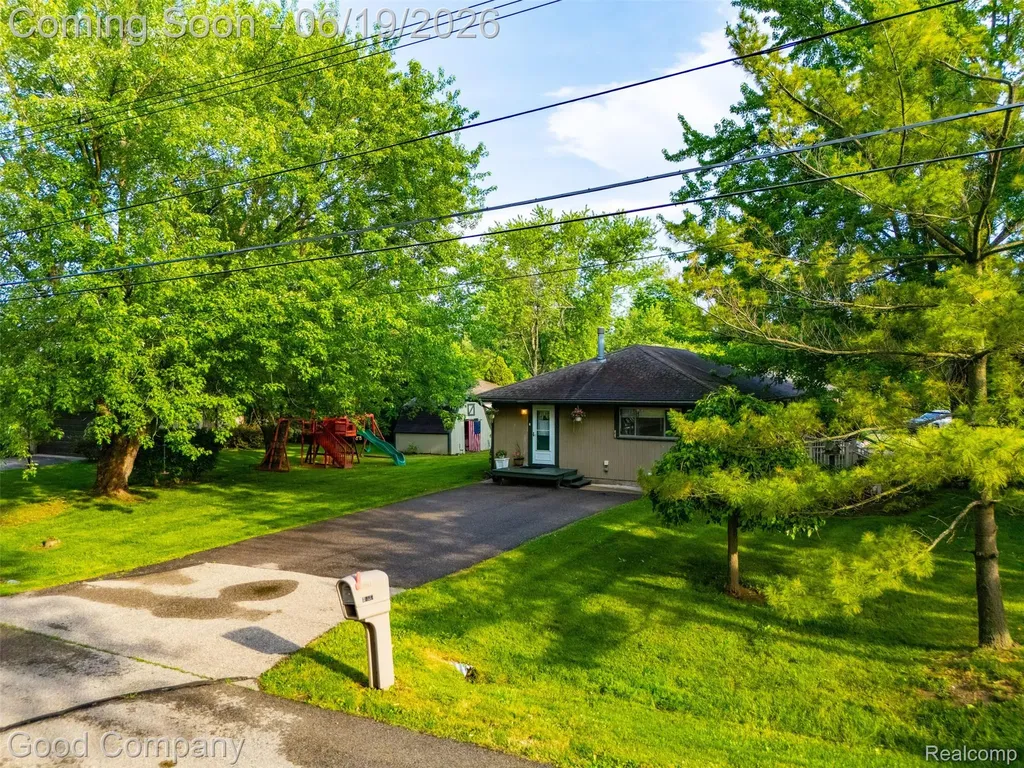 3615 Hazelton Avenue Rochester Hills City MI 48307