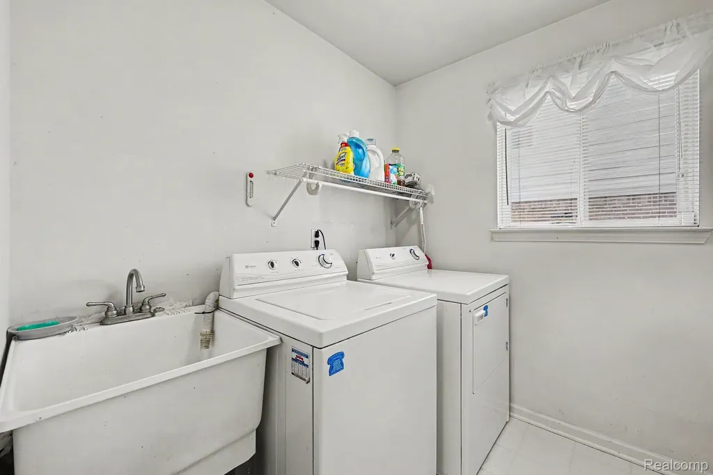 24535 Jason Drive Brownstown Charter Township MI 48134